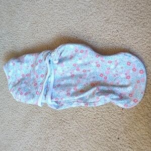 Aden + Anais Essentials Blue Floral Swaddle Size 0-3 Months